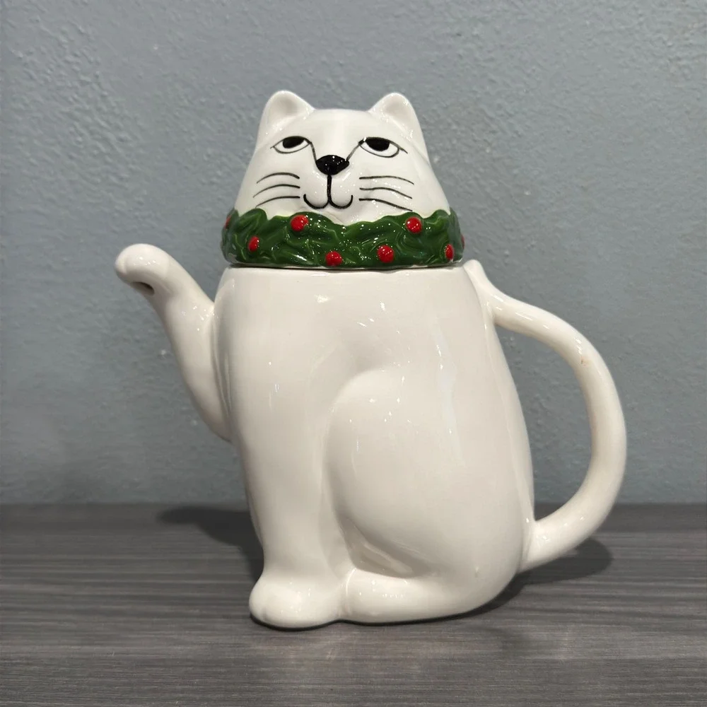 Vintage Cat Teapot Japan Ceramic White Holly Christmas w/ Box AMC T-7428 8 Inch